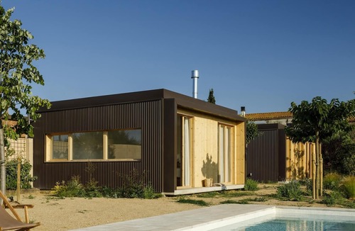 Ultramort Villa | Increíble casa modular con piscina