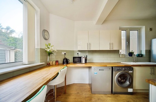 High Barnet House | Incredible Deal Beautiful 3 Bedroom House London