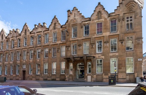 City Centre Glasgow Apartment | Ingram Merchant City Apartment
