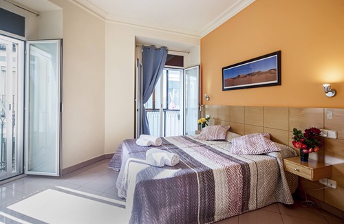 Centro Hostel | INTER Puerta del Sol - Auto Check-in