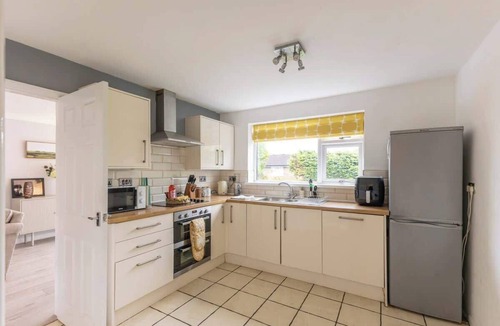 Castle Donington House | Inviting & Spacious Home | Driveway | Close to EMA