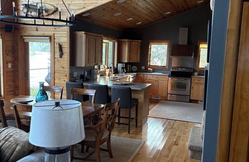 Sioux Narrows Nestor Falls Cabin | Island Retreat Sioux Narrows Ontario Canada - Amazing fishing area
