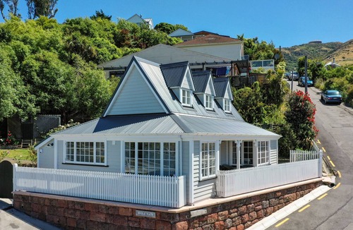 Lyttelton Cottage | Islay Cottage - Lyttelton Holiday Home