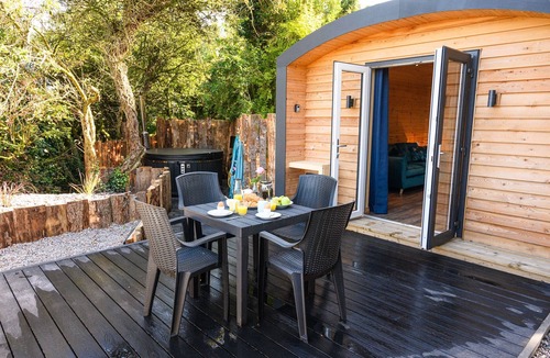 Newton Stewart Cottage | Ivy - a pod that sleeps 4 guests in 2 bedrooms