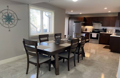 Leamington House | Izzy's Lookout Lake House - Spacious 2 bedroom house