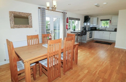 Brigg Cabin | James Ville Marina Lodge 7, Brigg