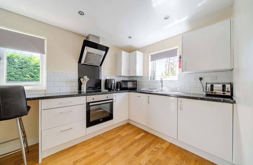 Brigg House | James Ville Marina Lodge 10, Brigg