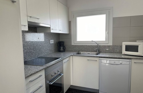 Roses Town Center Apartment | Joan Badosa 2 - Four Bedroom Apartment, Sleeps 10