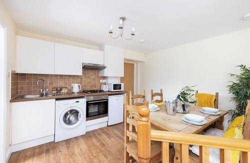 Kelty House | JOIVY Greenknowes Cottage W/Hot Tub & Fireplace