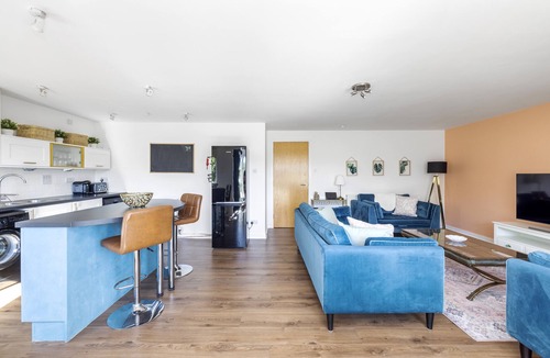 Slateford Apartment | JOIVY Stunning 2-Bed Flat W/Free Parking