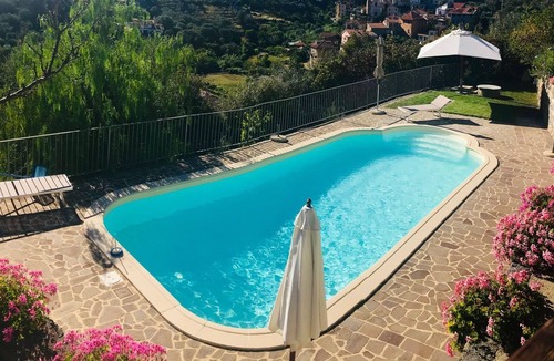 Artallo House | Just 1,5 km from beaches, Porto Maurizio and all amenities with swimming pool