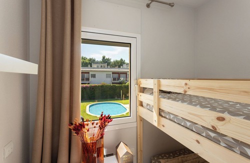 Sant Feliu de Guixols Condo | Just 2 steps from San Pol Beach! SeaBreezeHeaven: Terrace BBQ, Sea & Pool Views