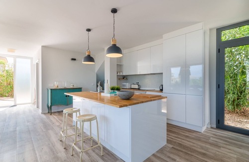 Son Serra de Marina Ski Chalet | Kasalmar, Beach House 5StarsHome Mallorca, private swimming pool,air,wifi,beach.