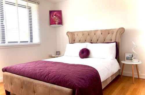 Fintry House | Keppochhill - Beautiful Home with Hot Tub