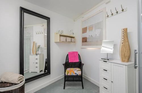 Wivenhoe Apartment | Keralia