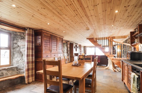 Rogart Cottage | KESTREL COTTAGE, pet friendly, character holiday cottage in Rogart