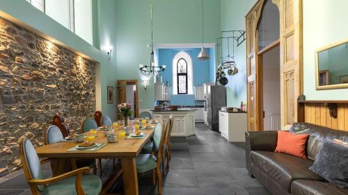 Kilchattan Bay House | Kilchattan Church
