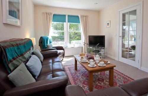Port Charlotte House | Killinallan Cottage