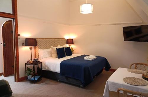 Pareora Bed & Breakfast | Kingsdown Manor B&B Timaru