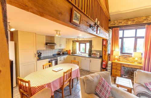 Hawkridge Cottage | Kiri - sleeps 6 guests in 3 bedrooms