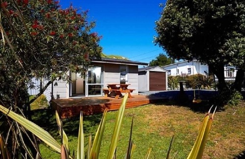 South Bay Cottage | Kiwi Bach in South Bay