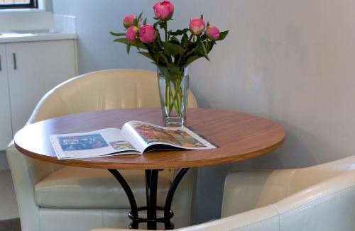 Springlands Hotel | Knightsbridge Court Motor Lodge