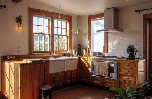 Kaikoura House | Kowhai Cottage | Pizza Oven | Super Central - KK32726