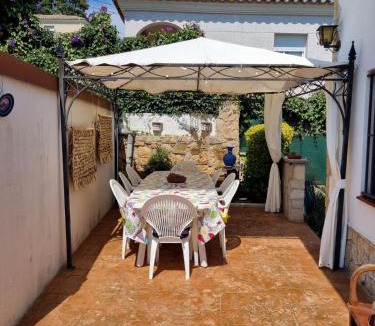 Vidreres Villa | L houstalou