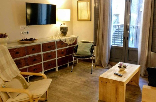 Olot Apartment | L'Orfebre, Loft in Olot. Access to indoor swimming
