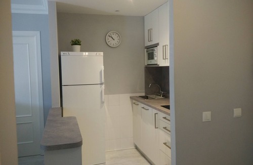 Carihuela Apartment | La Carihuela, 3 bedrooms, 50 m from the beach, bright, large swimming pool, Netflix