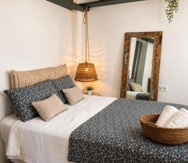 Borgonya House | La casita del patio