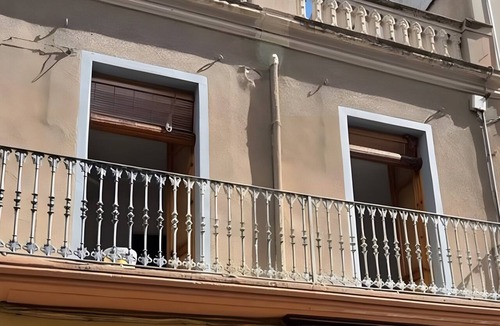 Figueres Apartment | La Divina: Apartment with Balcony in the Heart of Figueres