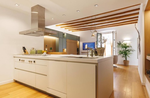 Old Town Apartment | La Joia del Barri Vell - Holiday Apartment in Girona | Bravissimo