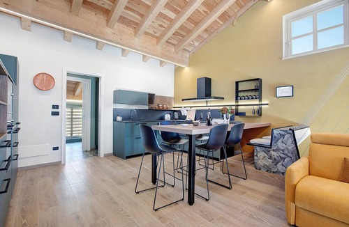 Aosta Apartment | La Maison De Ida - Grande Apartment with Mountain View, Wi-Fi and Air Conditioning