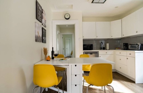 London House | La Petite Maison