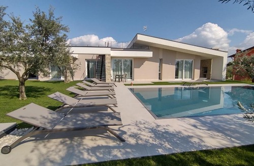 Calmasino House | La Rondinella Apartments