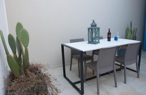Torre Lapillo House | La Torre GMA Tourism