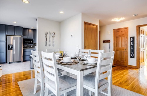 Leamington Cottage | Lake Erie Escape | Panoramic Views on 3 Floors