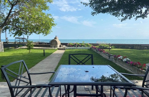 Town of Essex Cottage | Lake front Cottage, wineries nearby, fire pit, BBQ
