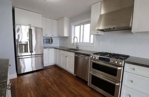 New Toronto House | Lake Ontario Waterfront 4 Bed 2 Bath House 15 Minutes From Downtown Or Airport