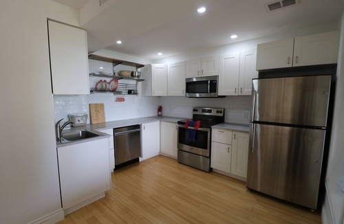 New Toronto House | Lake Ontario Waterfront 4 Bed 2 Bath House 15 Minutes From Downtown Or Airport