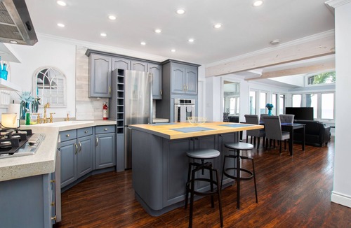 Amherstburg Cottage | Lake Sawiak Waterfront Haven