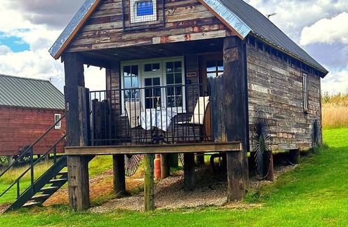 Sudbury Apartment | Lake View Lodges The Melford