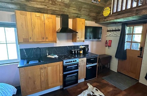 Sudbury Apartment | Lake View Lodges The Melford