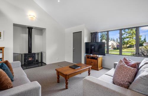 Hanmer Springs House | * LAKE VILLA 460 *