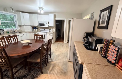 Manitoulin District House | Lakefront 2-BR Cottage Retreat in Kagawong - Lilly Lakehouse