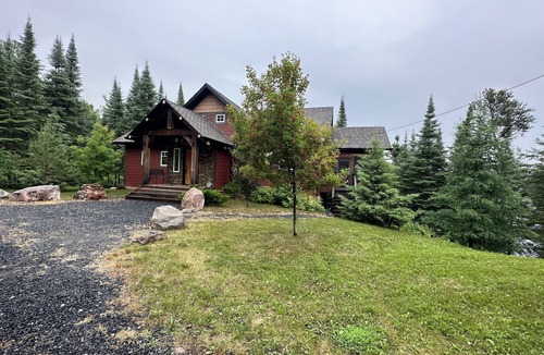 Northern Ontario Cottage | Lakefront, Drive up Cottage on Black Sturgeon Lake