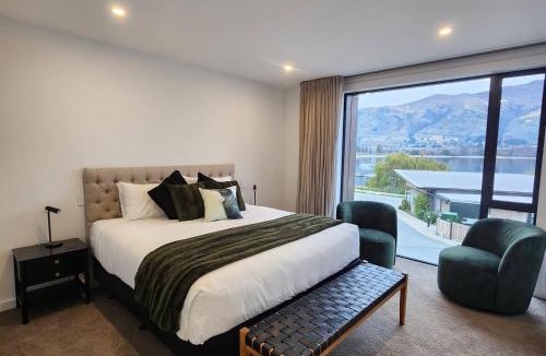 Wanaka Apartment | Lakeside central 3 bdrm Luxury!