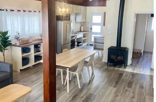 Scugog Cottage | Lakeside Cottage Getaway South Shore Lake Scugog