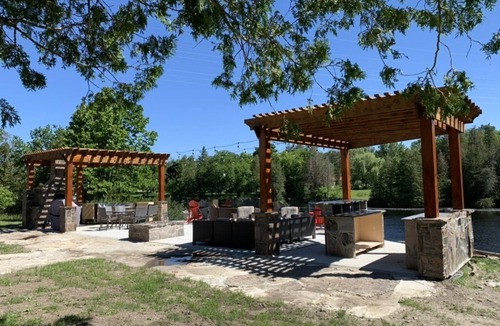 Fenelon Falls Cottage | Lambs Landing- Waterfront